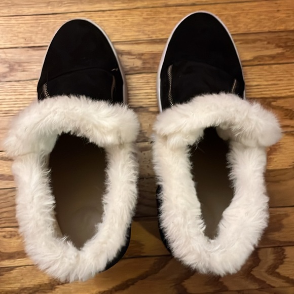 Women’s black and white fur trim wedge sneakers with zipper detail on sides - Picture 4 of 5